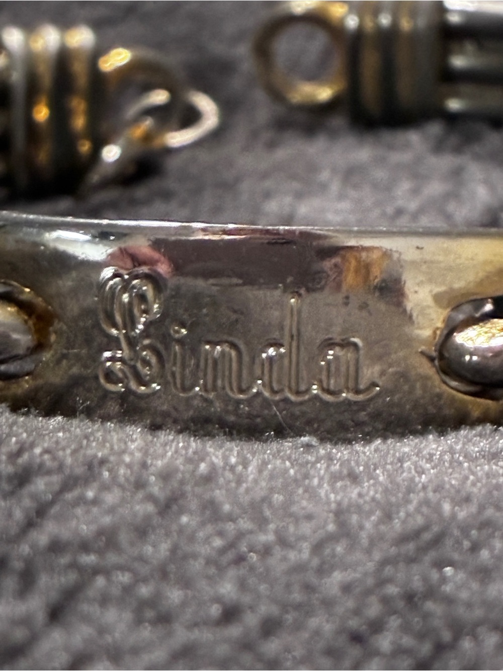 Personalized Silver-Tone Nameplate Bracelet with Linda Engraving
